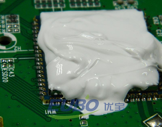 Thermally conductive silicone grease is currently the most widely used thermally conductive material in the electronic and electrical industry